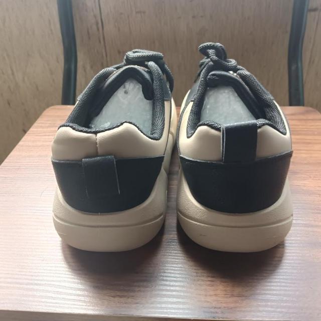 新品 22.5cm レディース スニーカー ブラック シューズ 靴 カジュアル < 女性ファッション  新品 22.5cm レディース スニーカー ブラック シューズ 靴 カジュアル < 女性ファッションの