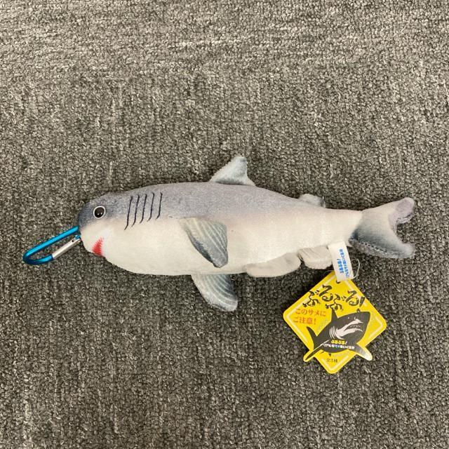 即決 新品 タグ付き ぶるぶる! リアルなサメぬいぐるみ < おもちゃ  即決 新品 タグ付き ぶるぶる! リアルなサメぬいぐるみ < おもちゃの