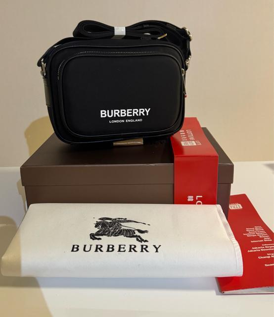 mVinBurberry pfBobO black V_[obO  uh 
