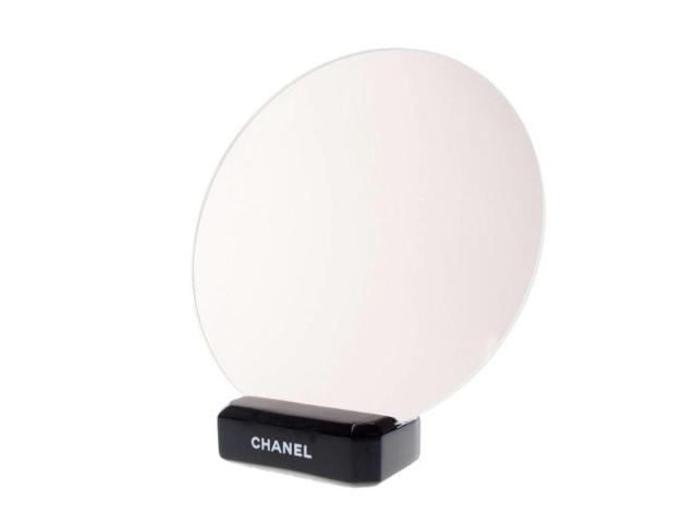 �V���l�� �m�x���e�B ��ド�E���h�~���[��� �K���X�X�^���h CHANEL BEAUTE �y���K�i�z �� �u�����h�� 