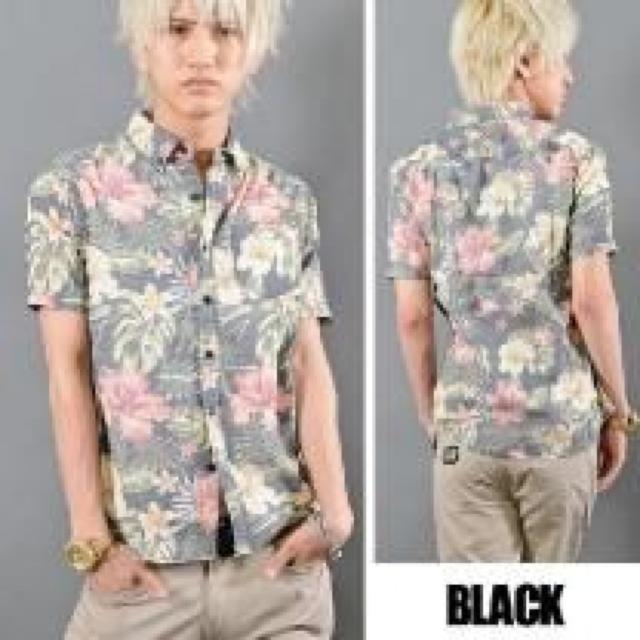 カジュアル.リゾート♪花柄プリントアロハ風シャツ ブラック < 男性ファッション カジュアル.リゾート♪花柄プリントアロハ風シャツ ブラック < 男性ファッションの