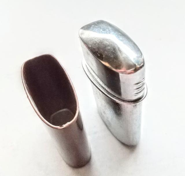 昭和レトロ オイルライター 茶色 新品・未使用 錆び付き < 男性ファッション  昭和レトロ オイルライター 茶色 新品・未使用 錆び付き < 男性ファッションの