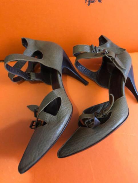 ★特価★品薄★高級ジャンニ バルバートハイヒール パンプス38 ダークグリーン美品 < 女性ファッション  ★特価★品薄★高級ジャンニ バルバートハイヒール パンプス38 ダークグリーン美品 < 女性ファッションの