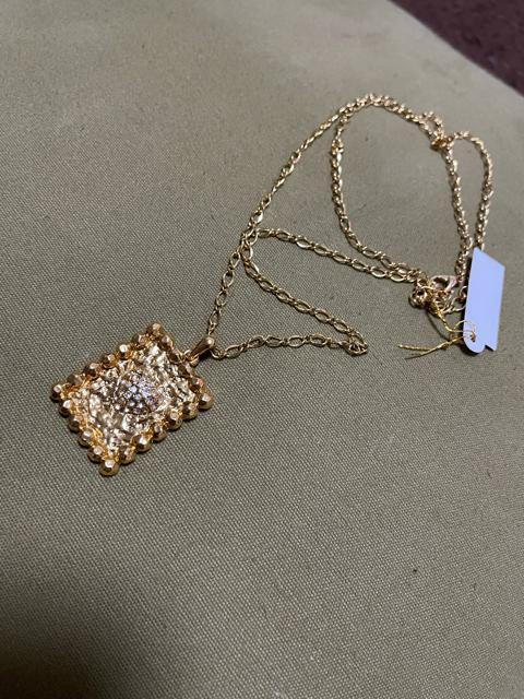 キラキラデザイン ネックレス タグ付き < 女性アクセサリー/時計 キラキラデザイン ネックレス タグ付き < 女性アクセサリー/時計の