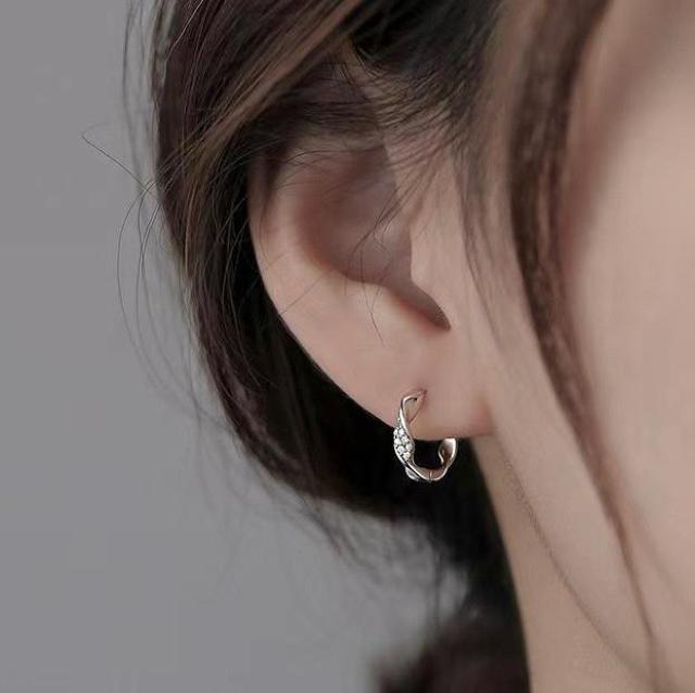 キラキラ 波打ち フープピアス シルバー【両耳セット】 < 女性アクセサリー/時計  キラキラ 波打ち フープピアス シルバー【両耳セット】 < 女性アクセサリー/時計の