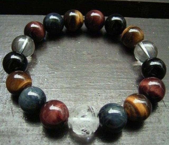12ミリ玉 龍彫水晶x3色タイガーアイxオニキスブレスレット < 男性アクセサリー/時計 12ミリ玉 龍彫水晶x3色タイガーアイxオニキスブレスレット < 男性アクセサリー/時計の