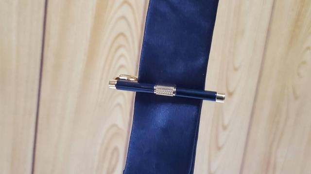 正規 美品 ダンヒル dエンブレムロゴ プリズムメッシュ ネクタイピン 黒×金 ラウンド円形タイバー タイクリップ < ブランド  正規 美品 ダンヒル dエンブレムロゴ プリズムメッシュ ネクタイピン 黒×金 ラウンド円形タイバー タイクリップ < ブランドの