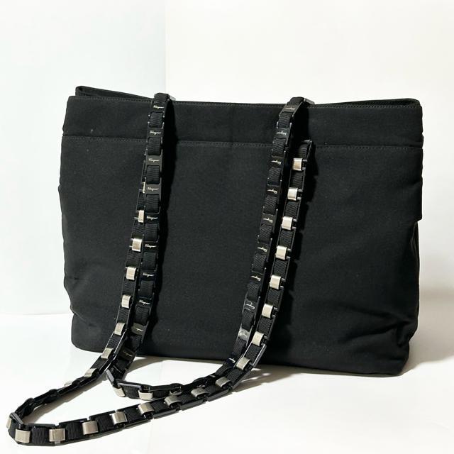 美品 Salvatore Ferragamo フェラガモ ヴァラチェーン ショルダーバッグ AU-21 8803 ナイロン < ブランド 美品 Salvatore Ferragamo フェラガモ ヴァラチェーン ショルダーバッグ AU-21 8803 ナイロン < ブランドの