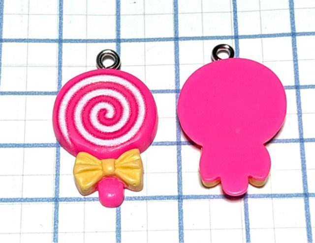1051 濃いピンク 渦巻きロリポップ 2個 樹脂チャーム アクセサリーパーツ キャンディ 飴 < ペット/手芸/園芸 1051 濃いピンク 渦巻きロリポップ 2個 樹脂チャーム アクセサリーパーツ キャンディ 飴 < ペット/手芸/園芸の