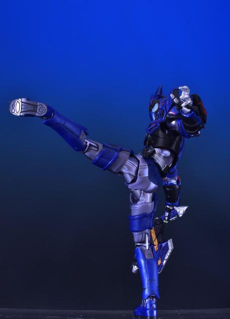 中古  S.H.フィギュアーツ 仮面ライダー バルカン アサルトウルフ 写真の物のみ < ホビー  中古  S.H.フィギュアーツ 仮面ライダー バルカン アサルトウルフ 写真の物のみ < ホビーの