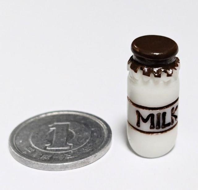 ミニチュア★牛乳瓶C★ブラウン★ミルク★MILK★色違いあります♪ドールハウスに★ < おもちゃ  ミニチュア★牛乳瓶C★ブラウン★ミルク★MILK★色違いあります♪ドールハウスに★  < おもちゃの