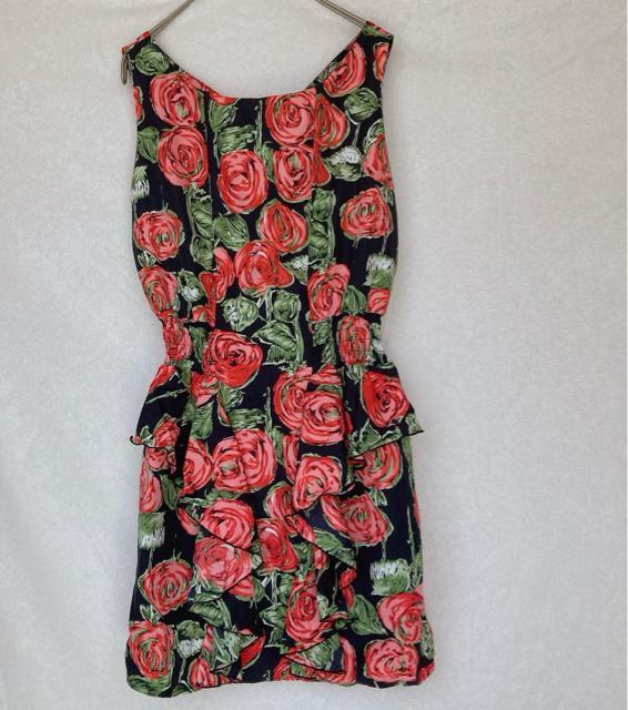 EMODA 花柄 ノースリ ミニ丈 ペプラム ワンピース ミニドレス M N2m < ブランド EMODA 花柄 ノースリ ミニ丈 ペプラム ワンピース ミニドレス M N2m < ブランドの