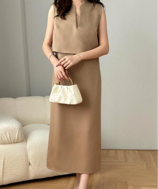 定価6,829円【新品】3wey キーネックベスト&キャミソールワンピース●2点セット●ベージュ●L●スタイルアップ < 女性ファッション  定価6,829円【新品】3wey キーネックベスト&キャミソールワンピース●2点セット●ベージュ●L●スタイルアップ < 女性ファッションの