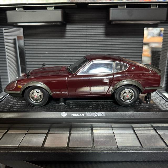 絶版未展示品 京商 1/18 ニッサン フェアレディ 240Z-G マルーン < ホビー  絶版未展示品 京商 1/18 ニッサン フェアレディ 240Z-G マルーン < ホビーの