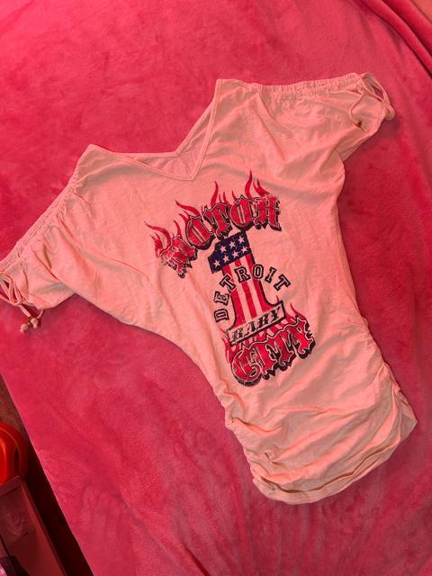 d.i.a.  オフショルダー風 肩から袖絞り結び  アメリカ星条旗プリント 両サイドシャーリングトップス 新品未使用 < ブランド  d.i.a.  オフショルダー風 肩から袖絞り結び  アメリカ星条旗プリント 両サイドシャーリングトップス 新品未使用  < ブランドの