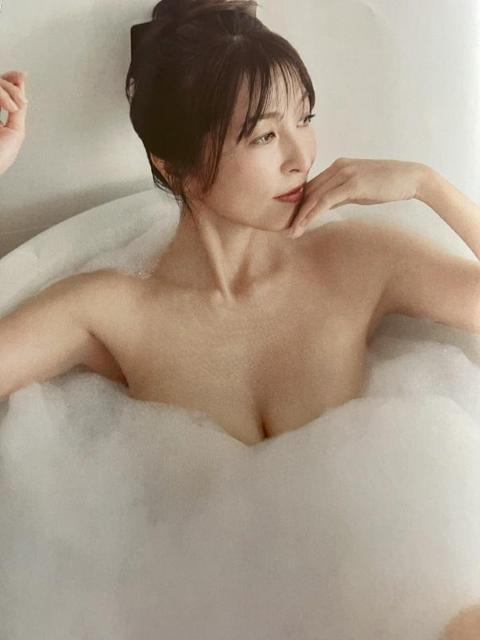 伝説の爆乳アイドル「かとうれいこ」の単独袋とじ < タレントグッズ  伝説の爆乳アイドル「かとうれいこ」の単独袋とじ < タレントグッズの