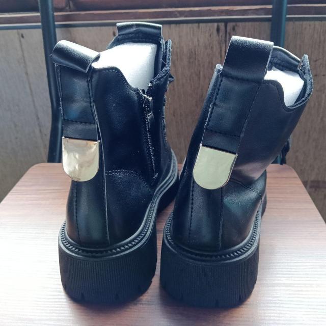 新品 22.5cm レディース ブーツ ブラック 厚底 シューズ ショートブーツ < 女性ファッション  新品 22.5cm レディース ブーツ ブラック 厚底 シューズ ショートブーツ < 女性ファッションの