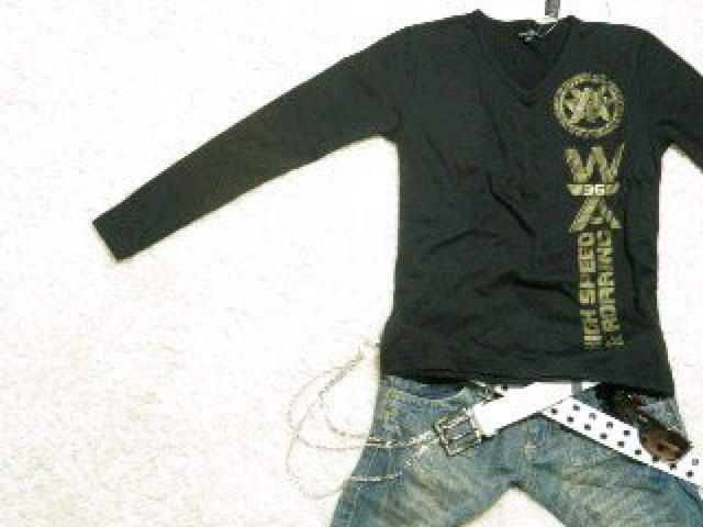 オラオラ.悪羅悪羅.お兄♪VネックプリントロンT ブラック×ゴールド L < 男性ファッション オラオラ.悪羅悪羅.お兄♪VネックプリントロンT ブラック×ゴールド L < 男性ファッションの