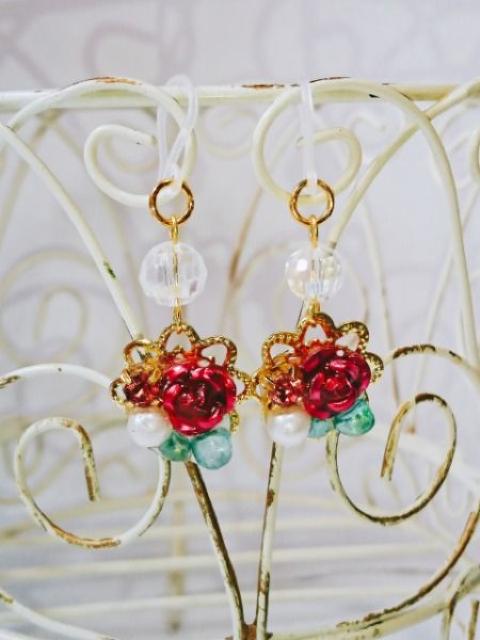 ゴールドお花透かしローズアルミ薔薇ジルコニア樹脂ピアス☆ < 女性アクセサリー/時計  ゴールドお花透かしローズアルミ薔薇ジルコニア樹脂ピアス☆  < 女性アクセサリー/時計の