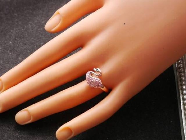 新品 アンティーク調ストーン白鳥スワンリング指輪16号 < 女性アクセサリー/時計 新品 アンティーク調ストーン白鳥スワンリング指輪16号 < 女性アクセサリー/時計の