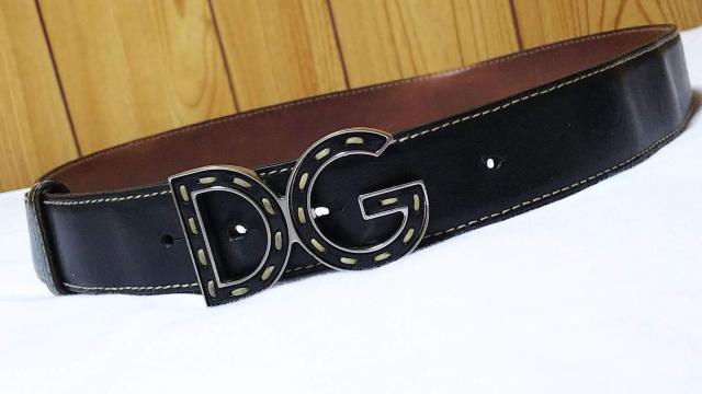 正規レア ドルチェ&ガッバーナ オープンDGロゴ×レザーコンビバックル ベルト 黒 80 スティッチアクセントエンブレム アイコン < ブランド  正規レア ドルチェ&ガッバーナ オープンDGロゴ×レザーコンビバックル ベルト 黒 80 スティッチアクセントエンブレム アイコン < ブランドの