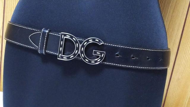 正規レア ドルチェ&ガッバーナ オープンDGロゴ×レザーコンビバックル ベルト 黒 80 スティッチアクセントエンブレム アイコン < ブランド  正規レア ドルチェ&ガッバーナ オープンDGロゴ×レザーコンビバックル ベルト 黒 80 スティッチアクセントエンブレム アイコン < ブランドの
