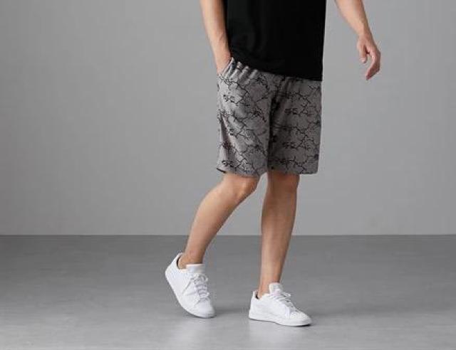 Mサイズ!高貴紳士的!クラック柄!カットソー総柄!両サイドand後ポケット付き!ハーフパンツ!新品! < 男性ファッション  Mサイズ!高貴紳士的!クラック柄!カットソー総柄!両サイドand後ポケット付き!ハーフパンツ!新品! < 男性ファッションの