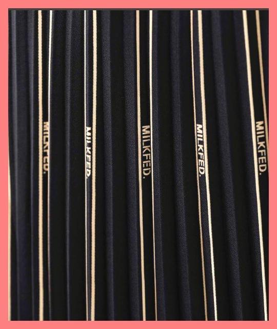 ミルクフェド☆美品スタイルアップ♪完売プリーツロゴドッキングマキシワンピ黒 < ブランド ミルクフェド☆美品スタイルアップ♪完売プリーツロゴドッキングマキシワンピ黒 < ブランドの