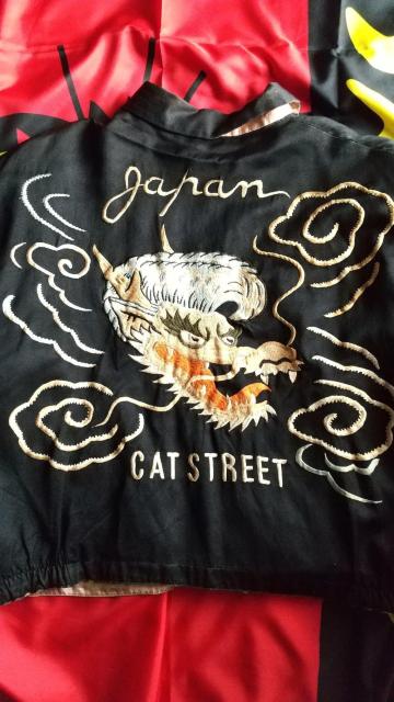 スカジャン ピンクドラゴン クリームソーダ ブラックキャッツ マジック ロカビリー パンク < 男性ファッション スカジャン ピンクドラゴン クリームソーダ ブラックキャッツ マジック ロカビリー パンク < 男性ファッションの