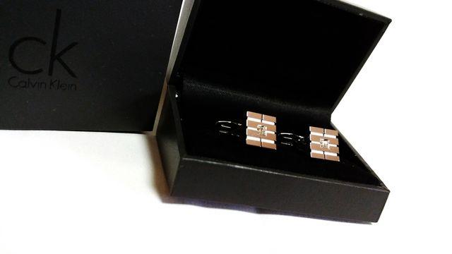 正規新古 限定 カルバンクライン Calvin Klein クリスタル×シルバーカフス カフリンクス ボタン 付属有 < ブランド  正規新古 限定 カルバンクライン Calvin Klein クリスタル×シルバーカフス カフリンクス ボタン 付属有  < ブランドの