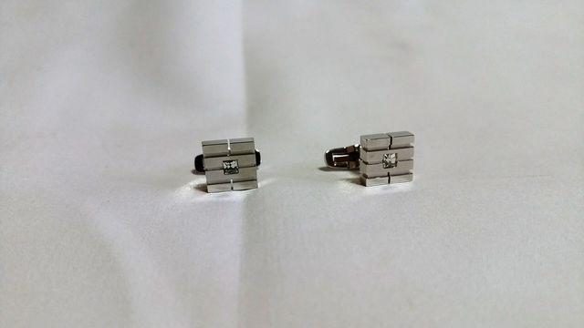 正規新古 限定 カルバンクライン Calvin Klein クリスタル×シルバーカフス カフリンクス ボタン 付属有 < ブランド  正規新古 限定 カルバンクライン Calvin Klein クリスタル×シルバーカフス カフリンクス ボタン 付属有 < ブランドの