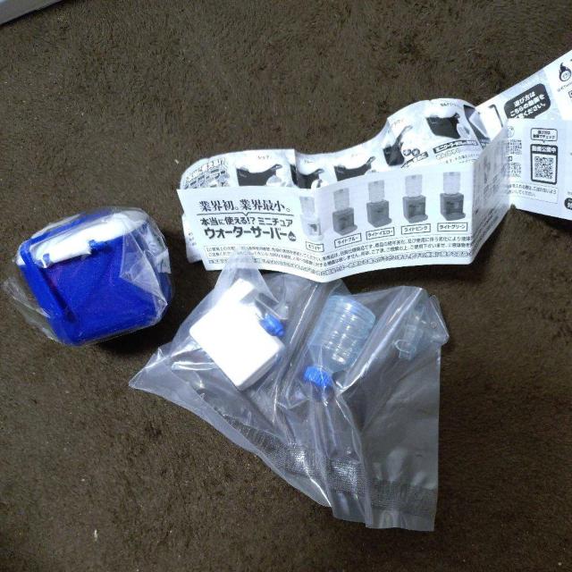 ミニチュア 世界最小 業界初 本当に使えるクーラーボックス&サーバー < ホビー ミニチュア 世界最小 業界初 本当に使えるクーラーボックス&サーバー < ホビーの