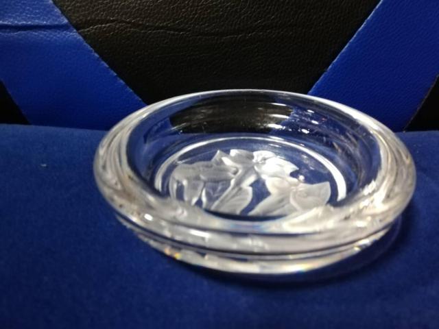 花柄入りガラス灰皿 昭和レトロ < 女性ファッション  花柄入りガラス灰皿 昭和レトロ  < 女性ファッションの