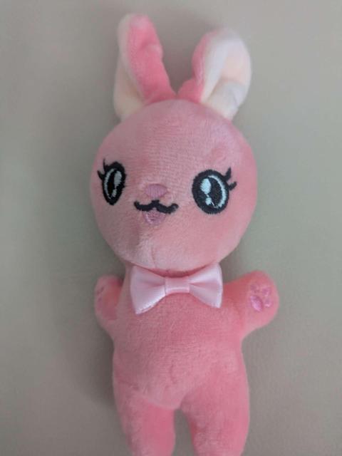 ピンクうさぎ ぬいぐるみ リボン付き ふわふわ素材 マスコット < おもちゃ ピンクうさぎ ぬいぐるみ リボン付き ふわふわ素材 マスコット < おもちゃの
