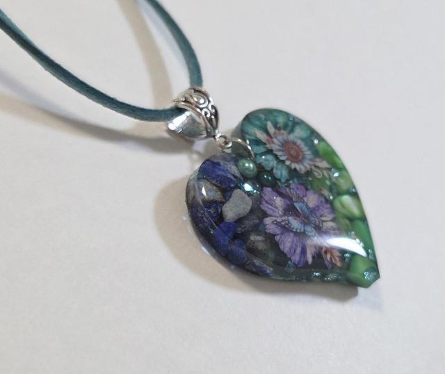 ラピスラズリ(天然石)とドライフラワーレジンネックレス★ 天然石レジンネックレス 天然石ネックレス ドライフラワーネックレス < 女性ファッション ラピスラズリ(天然石)とドライフラワーレジンネックレス★ 天然石レジンネックレス 天然石ネックレス ドライフラワーネックレス < 女性ファッションの