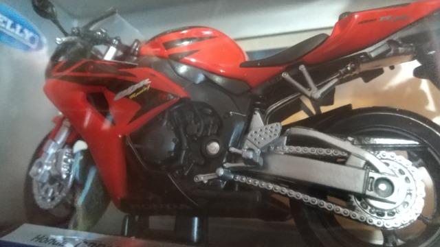 Honda  CBR1000RR。バイク < 自動車/バイク Honda  CBR1000RR。バイク < 自動車/バイク