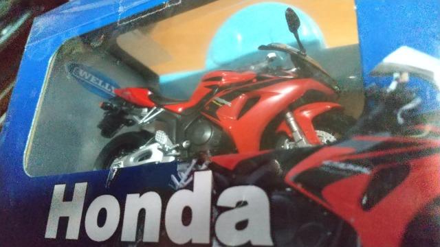 Honda  CBR1000RR。バイク < 自動車/バイク Honda  CBR1000RR。バイク < 自動車/バイク