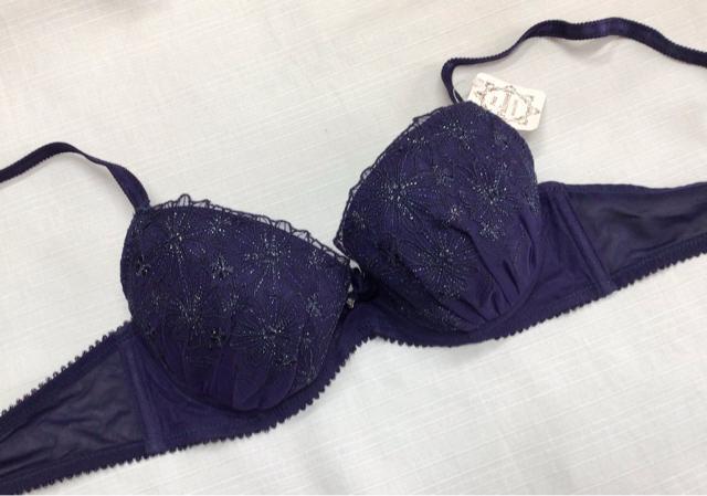 未使用品 タグあり サンプル◇Palissee◇飾り付き フラワー刺繍 大人刺繍 ブラジャー/サイズC70/ネイビー < 女性ファッション  未使用品 タグあり サンプル◇Palissee◇飾り付き フラワー刺繍 大人刺繍 ブラジャー/サイズC70/ネイビー  < 女性ファッションの