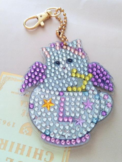 nhCh_ChyCeBO@Jbvinɂ񂱃L[z_[   t@bV 