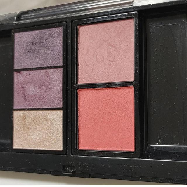 資生堂 クレドポー ボーテ クリスマス限定 ジュフロラル 限定色 パレット アイシャドウ オンブルクルールs チークカラー < 香水/コスメ/ネイル 資生堂 クレドポー ボーテ クリスマス限定 ジュフロラル 限定色 パレット アイシャドウ オンブルクルールs チークカラー < 香水/コスメ/ネイルの