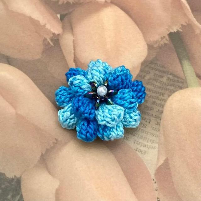 ハンドメイド♪レース編み ぽこぽこ花びらのお花モチーフブローチ < 女性ファッション  ハンドメイド♪レース編み ぽこぽこ花びらのお花モチーフブローチ  < 女性ファッションの