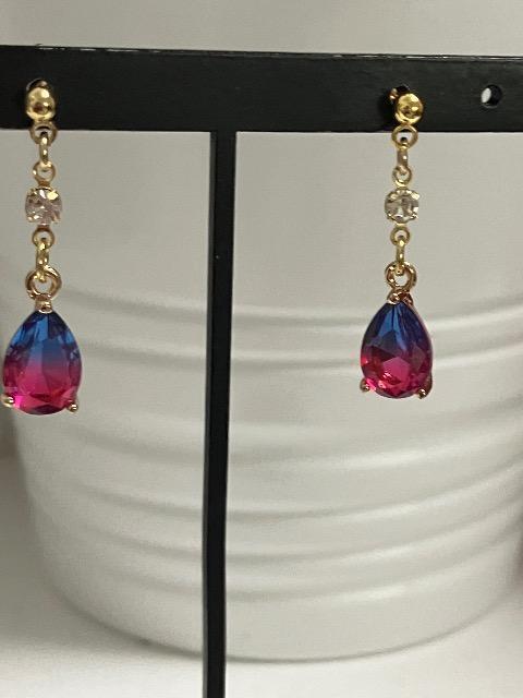 イヤリングに変更可能 ハンドメイド しずくのチャームを使用したピアス < 女性ファッション  イヤリングに変更可能 ハンドメイド しずくのチャームを使用したピアス  < 女性ファッションの