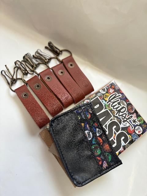 キーチェーン牛革3連まとめ パスケーススピリット未使用♪ < 男性ファッション  キーチェーン牛革3連まとめ パスケーススピリット未使用♪  < 男性ファッションの