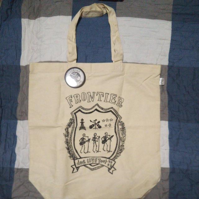 未使用トートバッグ ライブグッズ doa 缶バッジ付き エコバッグ 送料無料即決 < 女性ファッション  未使用トートバッグ ライブグッズ doa 缶バッジ付き エコバッグ 送料無料即決  < 女性ファッションの