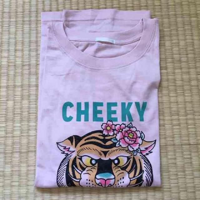 GU・フラワー&トラ柄グラフィックTシャツ。ライトピンク < ブランド  GU・フラワー&トラ柄グラフィックTシャツ。ライトピンク  < ブランドの