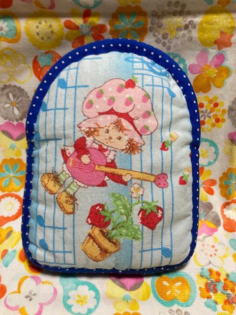 HMストロベリーショートケーキ ポーチA < 女性ファッション  HMストロベリーショートケーキ ポーチA  < 女性ファッションの