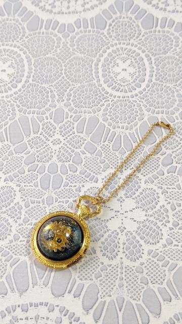 宇宙と歯車のドーム型懐中時計キーホルダー  レジン  ハンドメイド < 女性ファッション  宇宙と歯車のドーム型懐中時計キーホルダー  レジン  ハンドメイド < 女性ファッションの