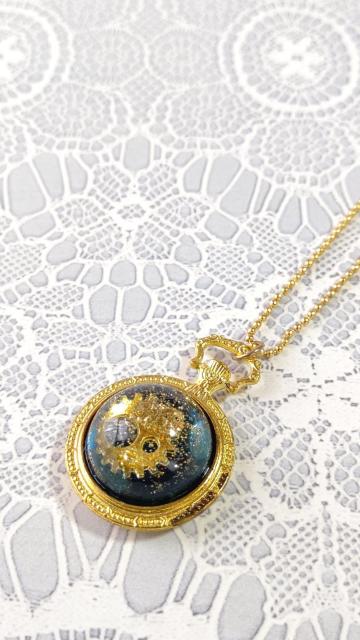 宇宙と歯車のドーム型懐中時計キーホルダー  レジン  ハンドメイド < 女性ファッション  宇宙と歯車のドーム型懐中時計キーホルダー  レジン  ハンドメイド < 女性ファッションの
