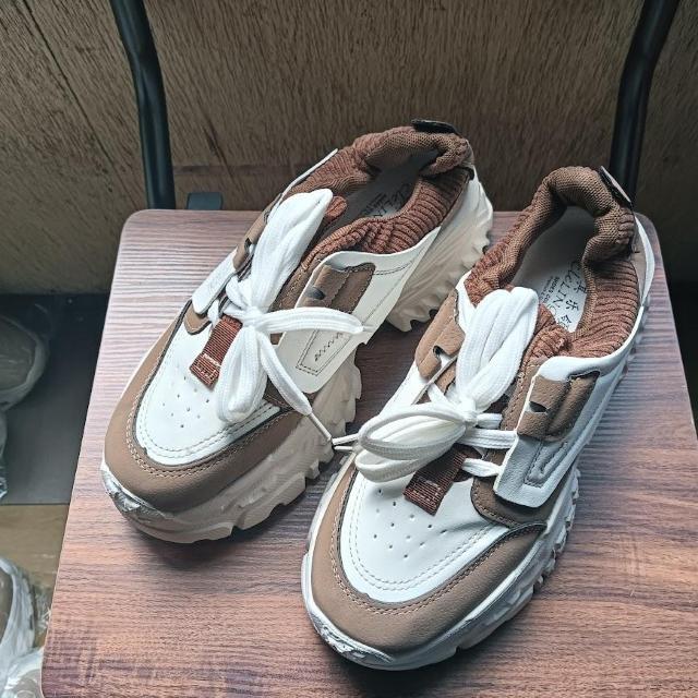 新品 24.5cm レディース スニーカー ホワイト シューズ 靴 厚底 < 女性ファッション  新品 24.5cm レディース スニーカー ホワイト シューズ 靴 厚底  < 女性ファッションの