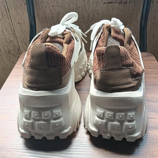 新品 24.5cm レディース スニーカー ホワイト シューズ 靴 厚底 < 女性ファッション  新品 24.5cm レディース スニーカー ホワイト シューズ 靴 厚底 < 女性ファッションの